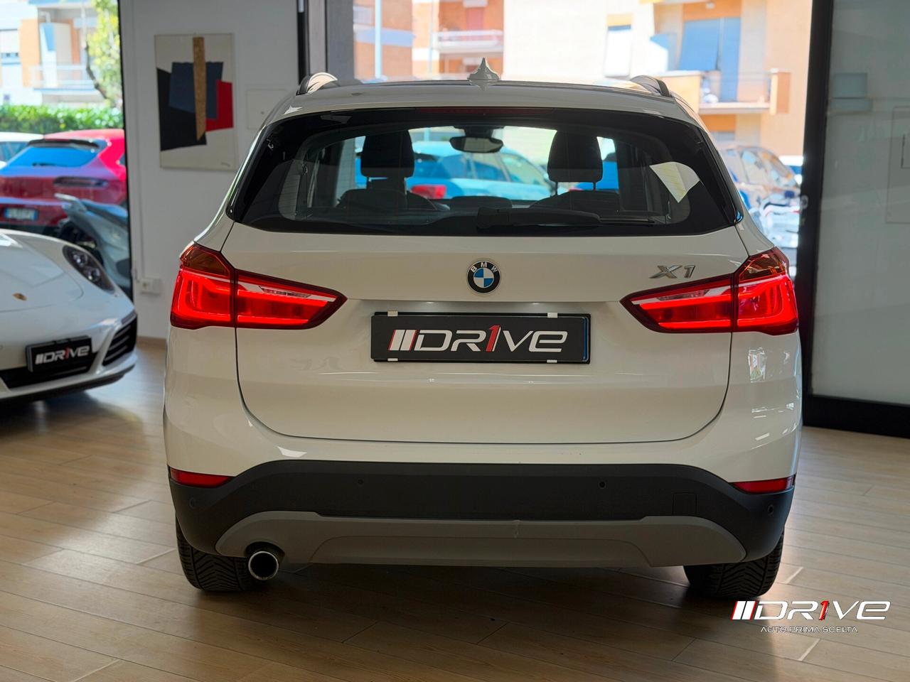 BMW X1 (F48) X1 sDrive18d Business