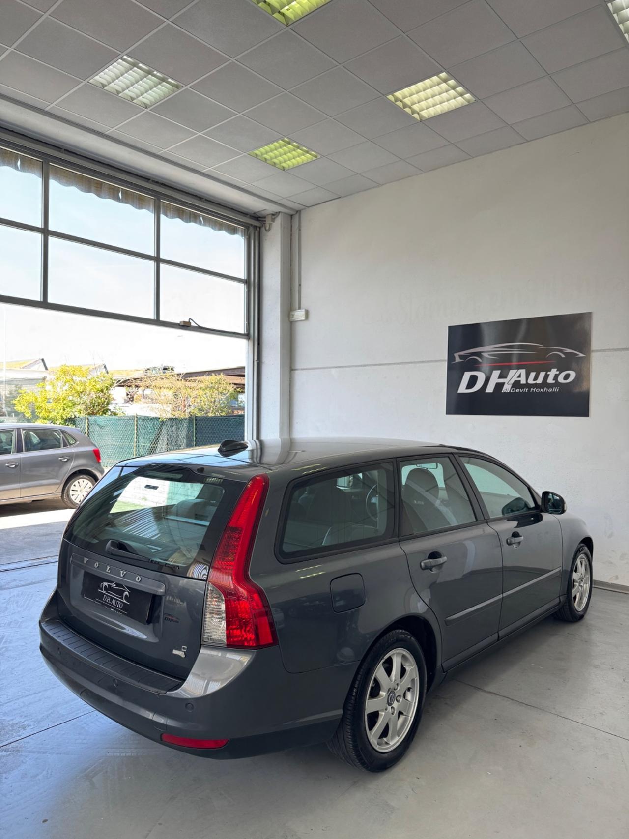 Volvo V50 D2 R-design