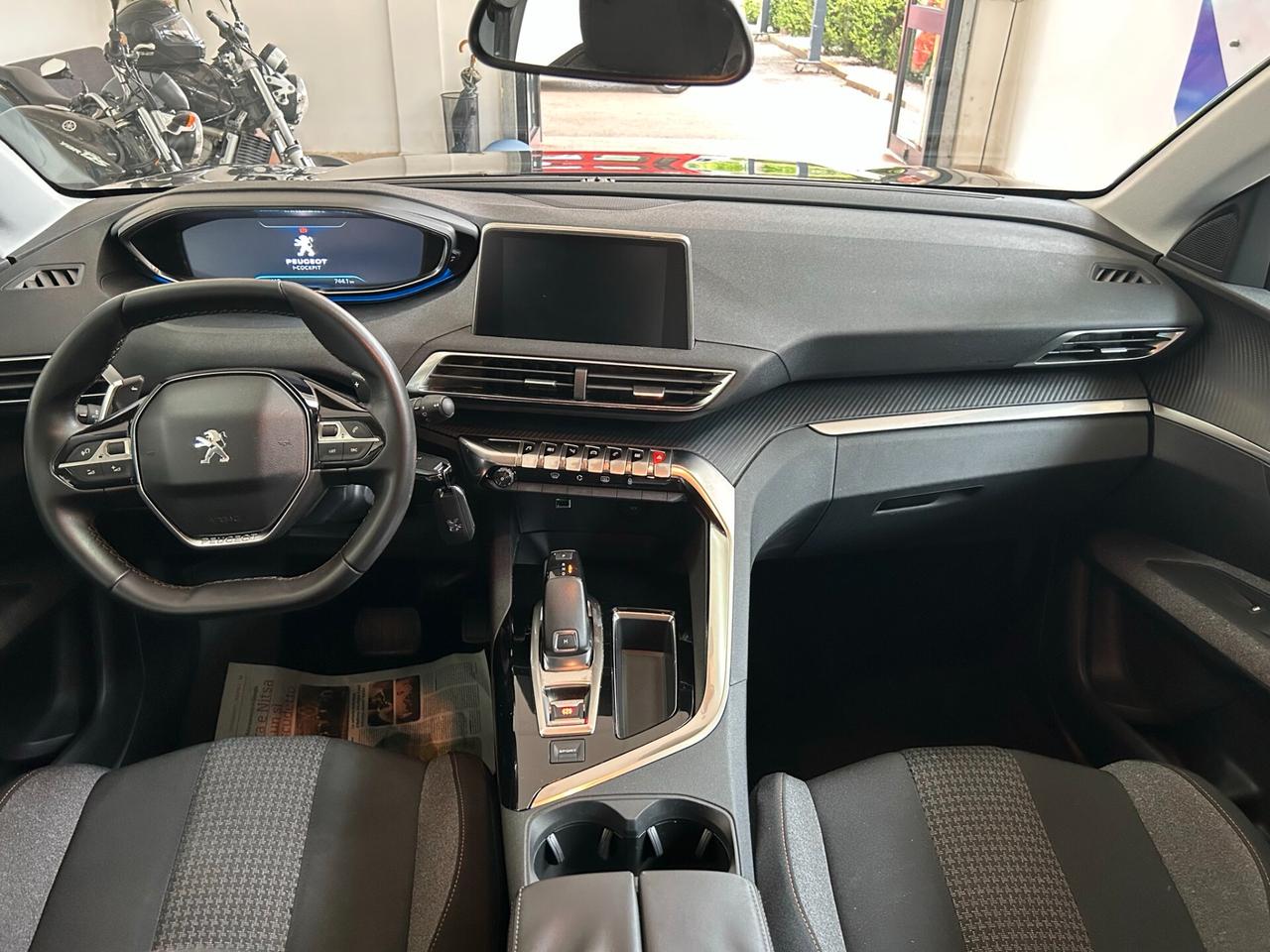 Peugeot 3008 BlueHDi 130 S&S Business