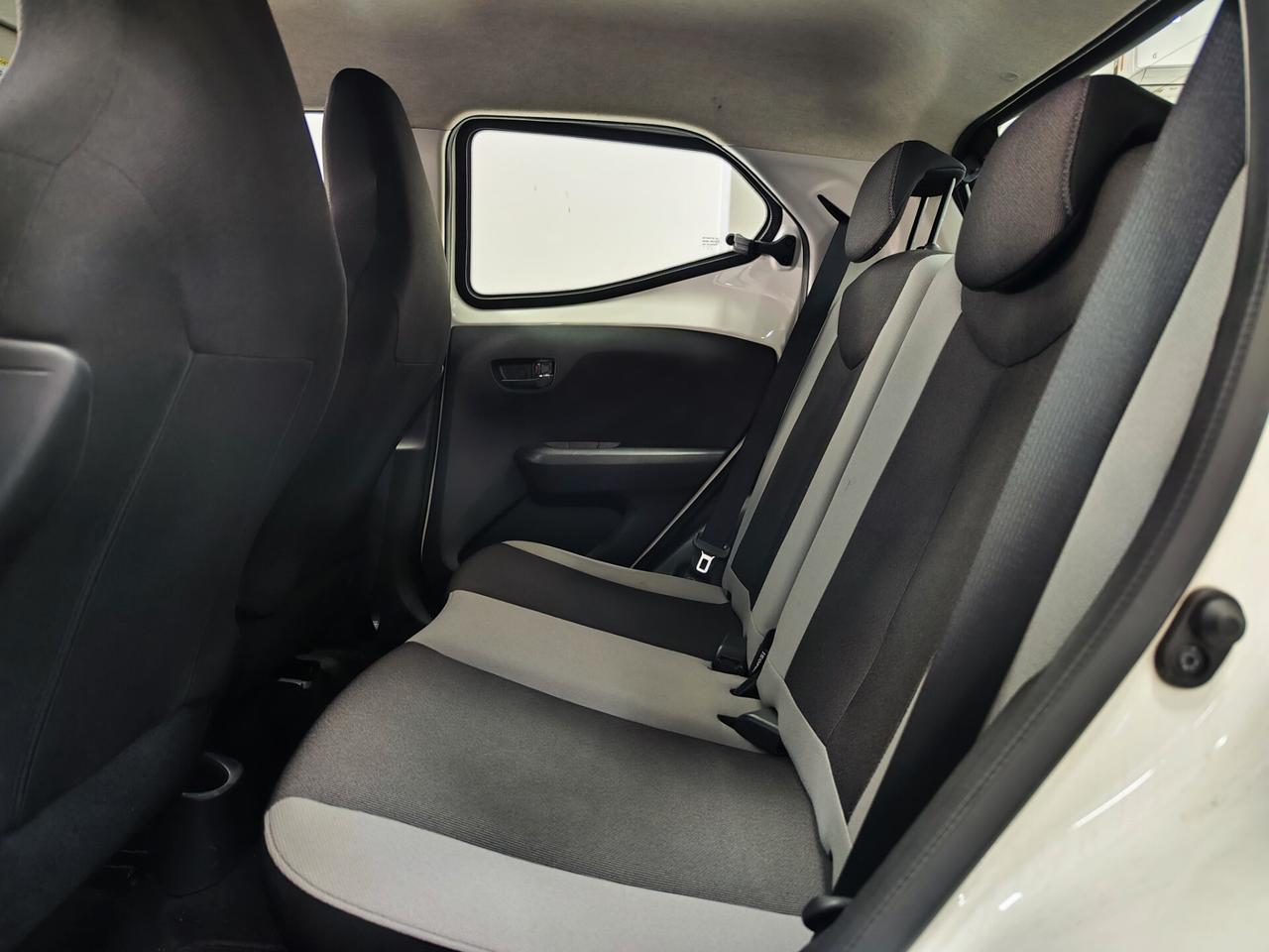 Toyota Aygo 1.0 VVT-i 69 CV 5 porte x-wave