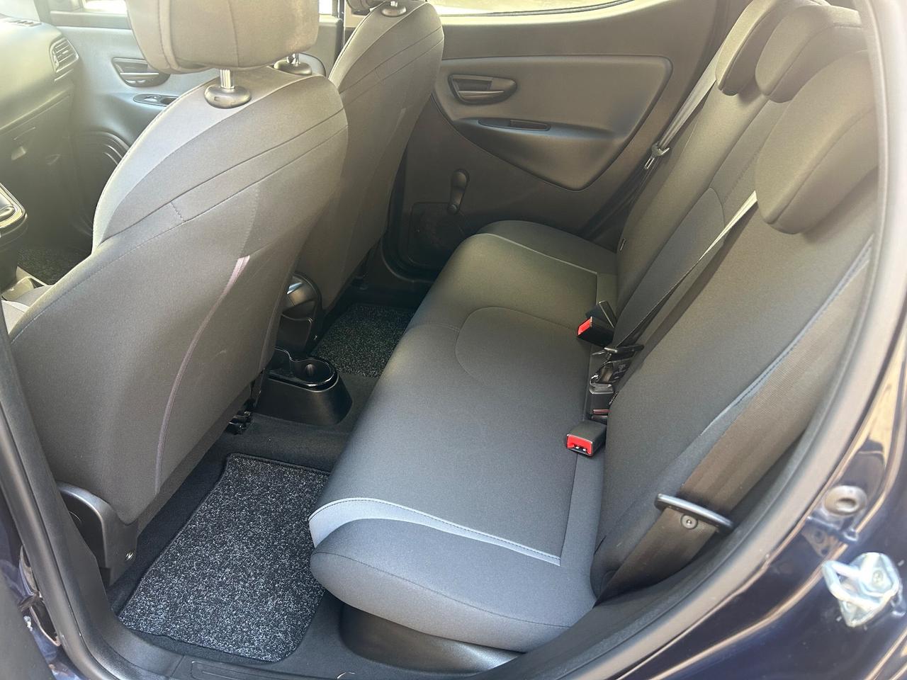 Lancia Ypsilon 1.2 69 CV 5 porte Silver