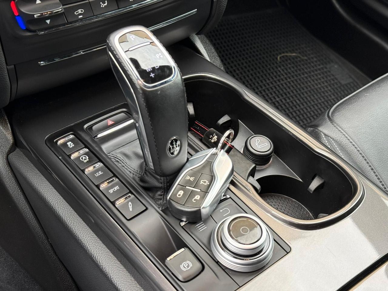 Maserati Ghibli V6 Diesel 275 CV Gransport Nerissimo