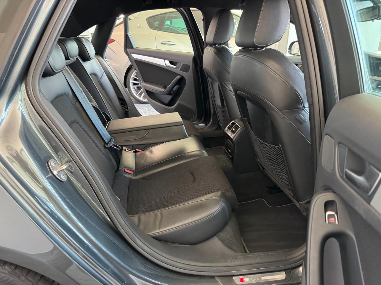 Audi A4 Berlina 2.0 tdi 143cv S-Line Soli 120000 km 1Prop