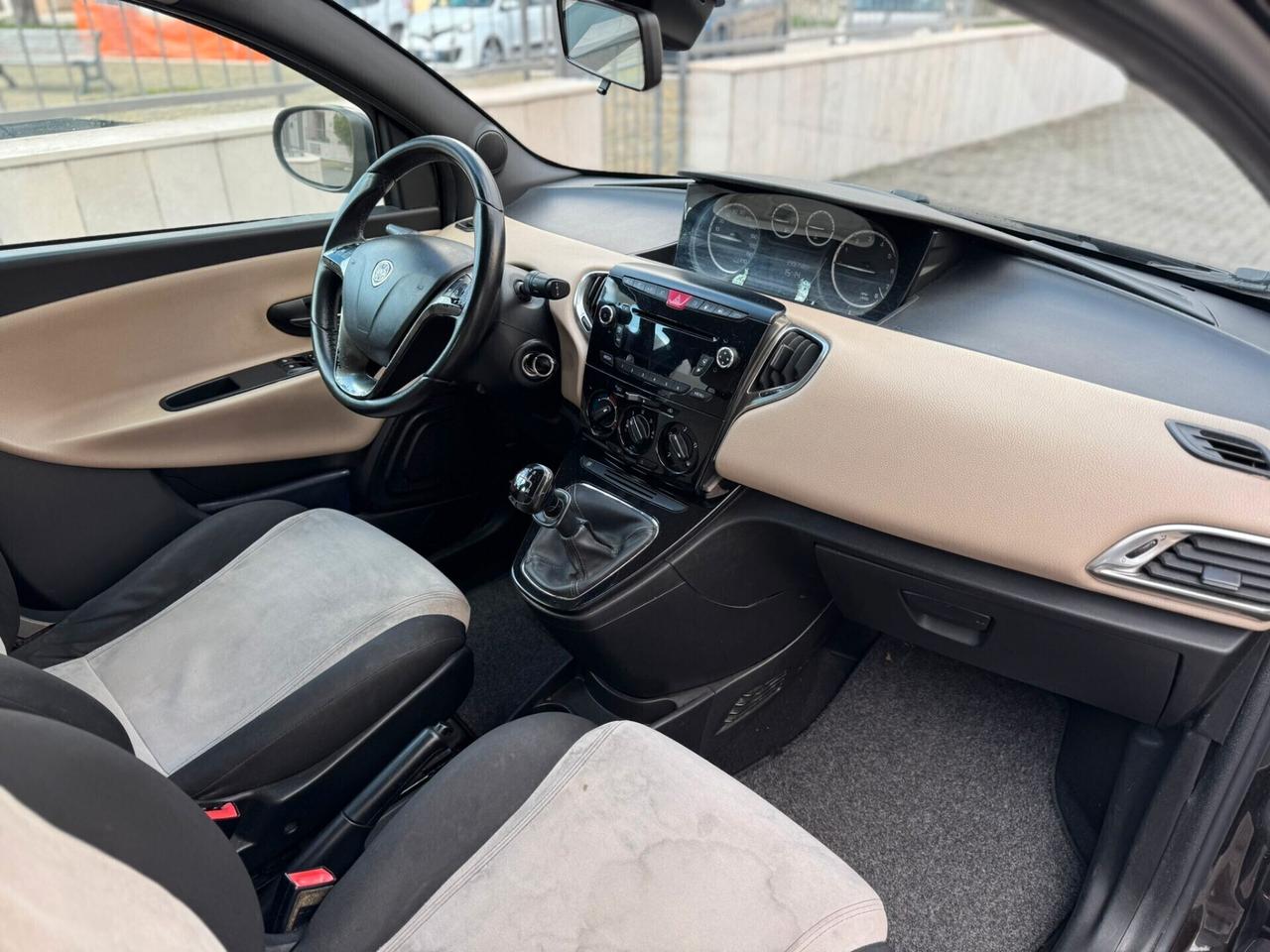 Lancia Ypsilon 1.2 69 CV 5 porte GPL Ecochic Gold
