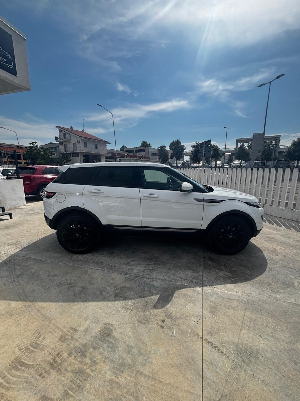 Land Rover Range Evoque 2.0 TD4 150 CV 5p. Pure