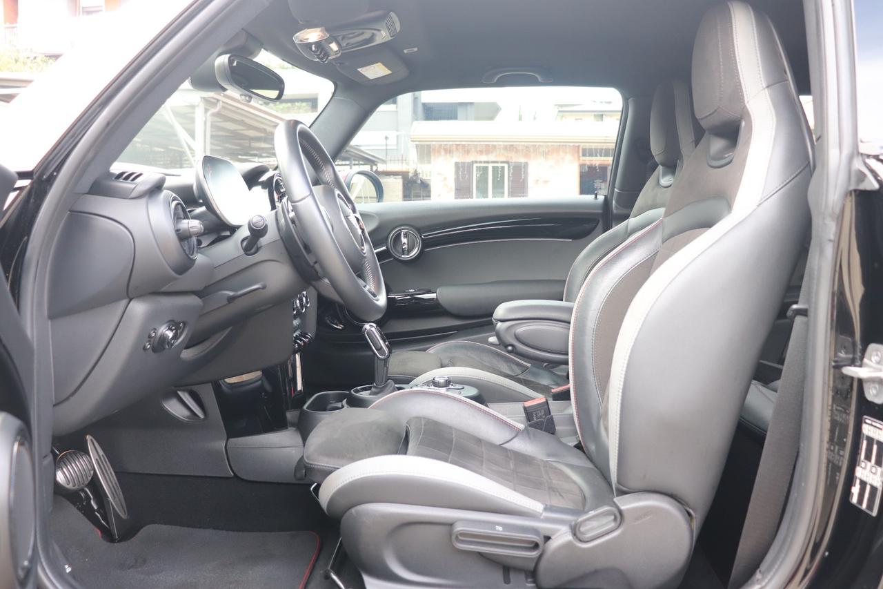 Mini 2.0 John Cooper Works Pat Moss Edition