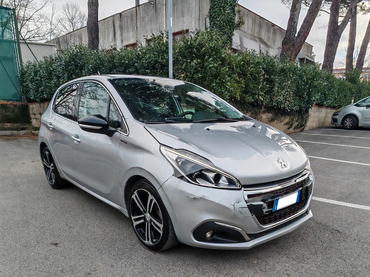 Peugeot 208 BlueHDi 5 porte GT Line Incidentata/Sinistrata
