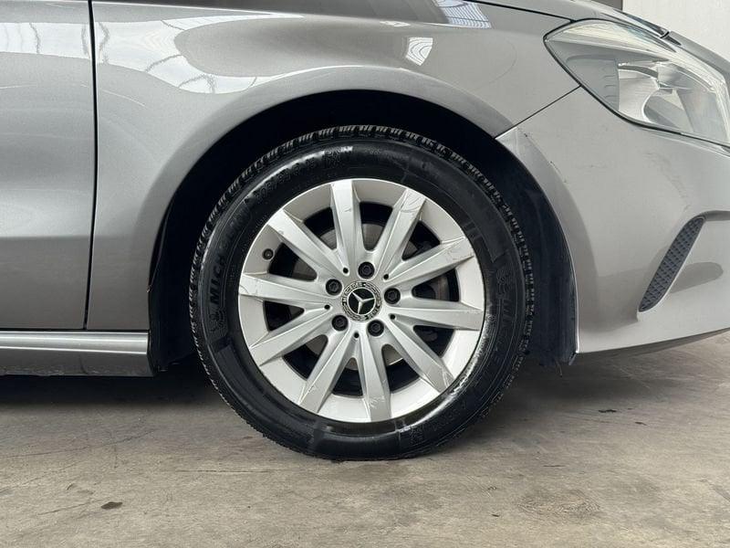 Mercedes-Benz Classe A A 160 d Sport AUTOMATICA NEOPATENTATI CRONOLOGIA TAGLIANDI