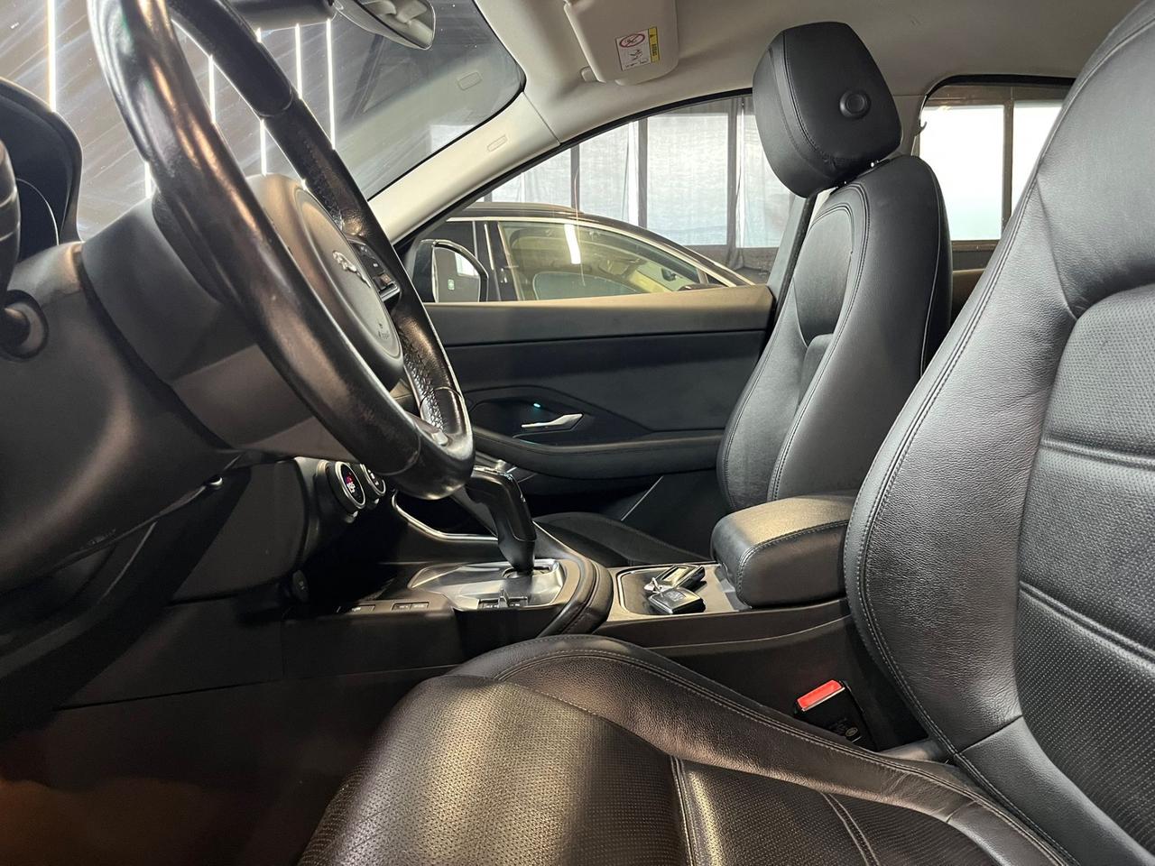 Jaguar E-Pace 2.0D 150 CV AWD R-Dynamic HSE