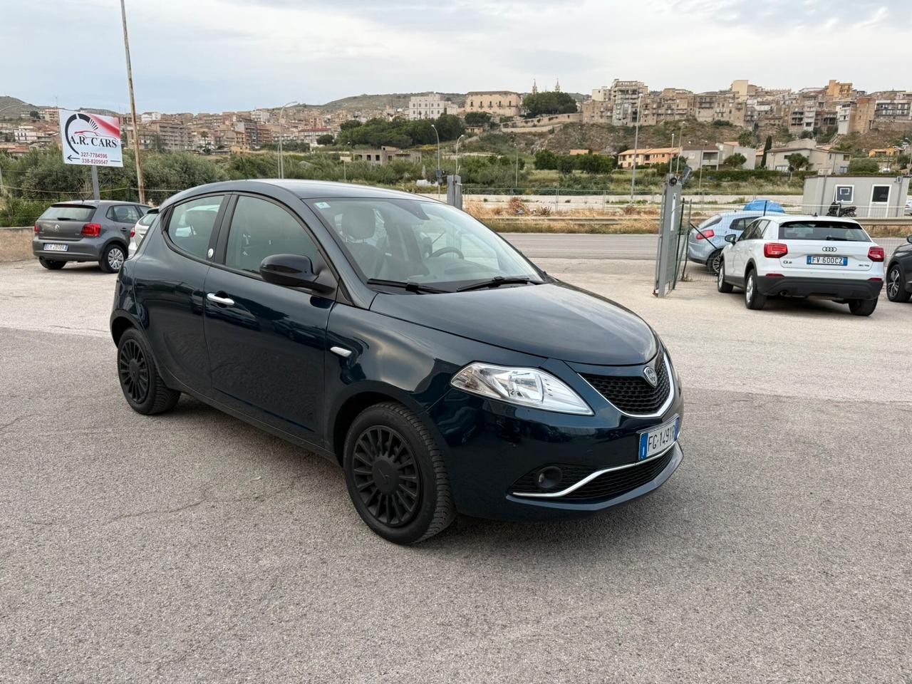 Lancia Ypsilon 1.2 69 CV 5 porte GPL Ecochic Silver