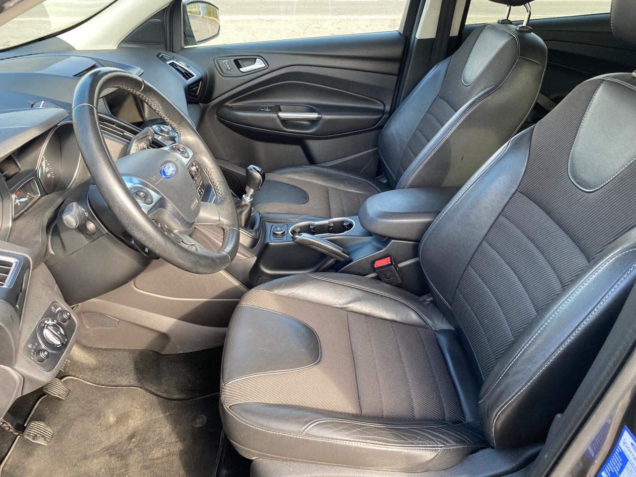 Ford Kuga 2.0 TDCI 120 CV S&S 2WD Titanium