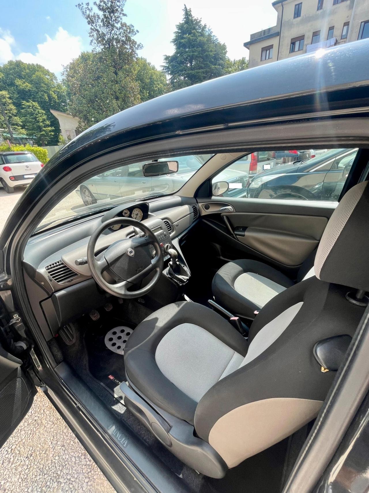 Lancia Ypsilon 1.2 NEOPATENTATI GARANZIA TAGLIANDATA