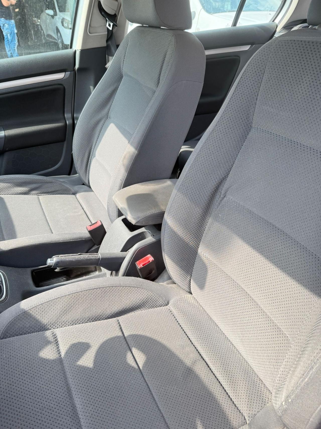 Volkswagen Golf 1.9 TDI 5P Sportline (77 KW)