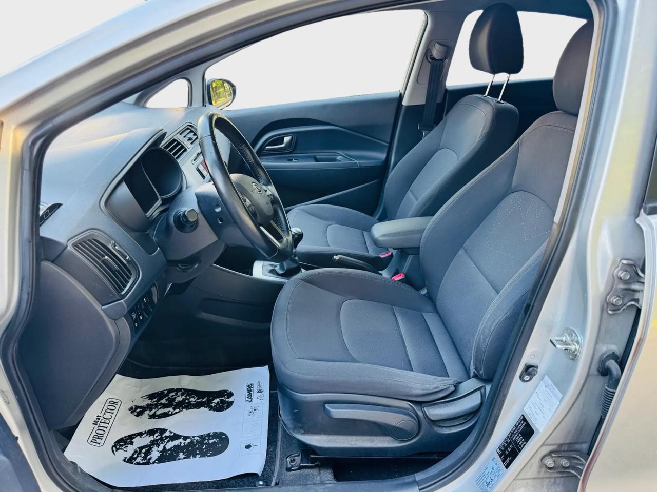 Kia Rio 1.2 benzina 2013 110.000km garanzia 12 mesi neo patentati