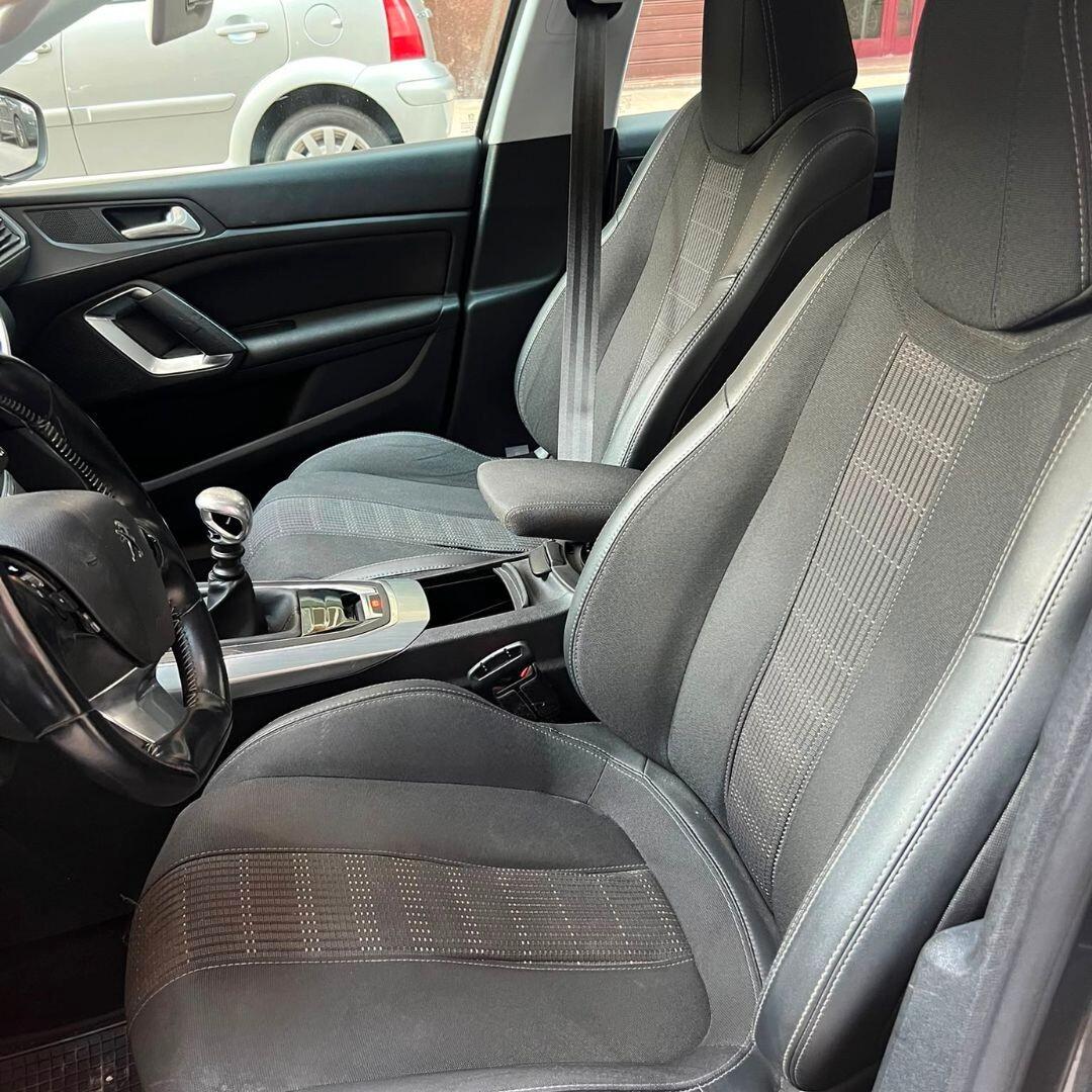 Peugeot 308 BlueHDi - 131CV