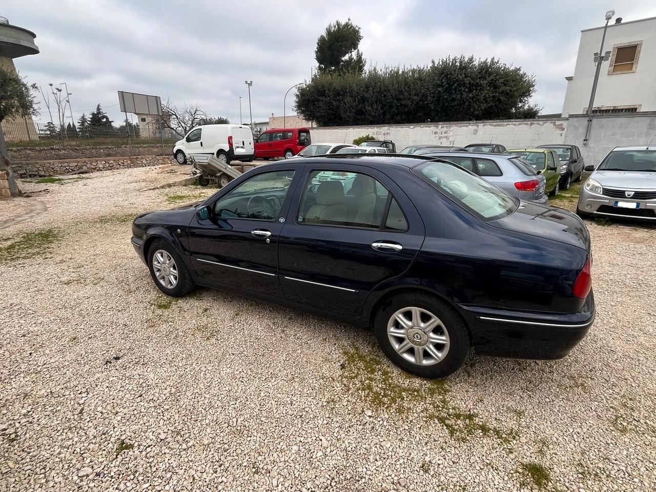 Lancia Lybra 1.9 JTD cat intensa