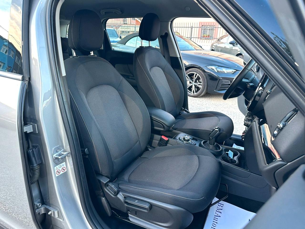 MINI COOPER COUNTRYMAN 1.5i 136CV AUTO - BOOK SERVICE