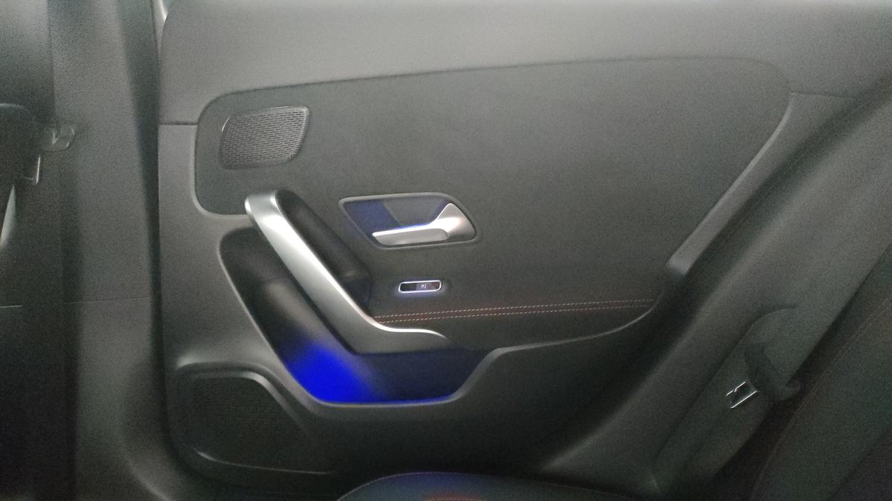 Mercedes-Benz A 200 d Premium auto