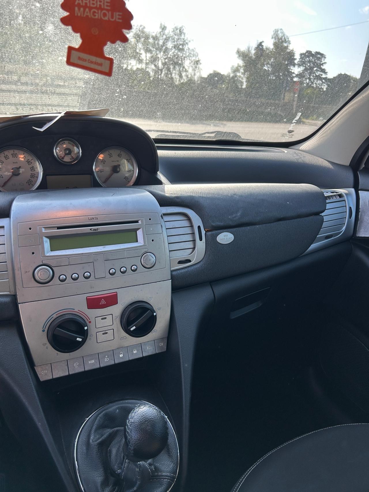 Lancia Ypsilon 1.3 MJT 75 CV MOMO DESIGN-2007