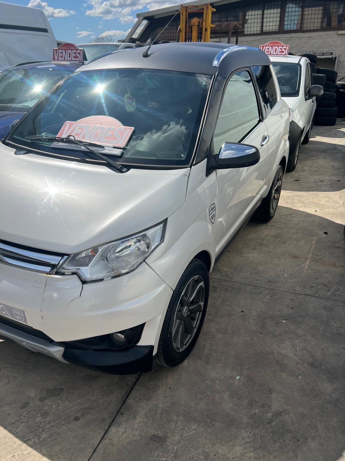 Aixam Crossover Premium Vision 4 posti si guida dai 16 anni con patente B1