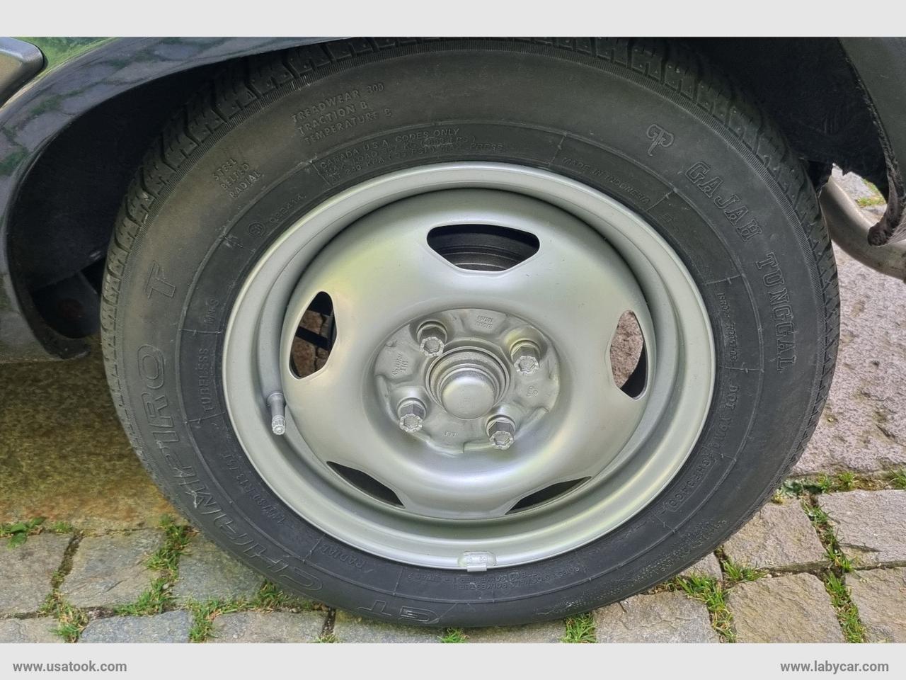 VOLKSWAGEN Polo 1000 Fox VOLSWAGEN POLO FOX