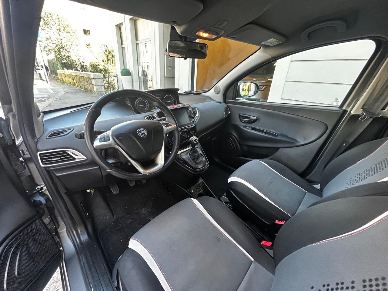 Lancia Ypsilon 1.0 FireFly HYBRID 5p s&s Gold *49000KM*CARPLAY*