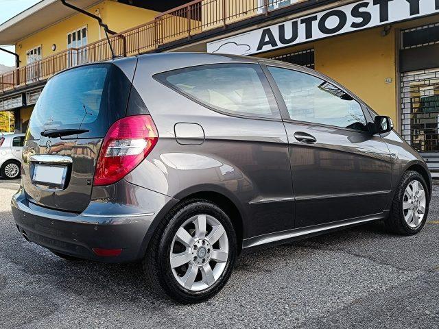 MERCEDES-BENZ A 150 BlueEFFICIENCY Coupé Elegance