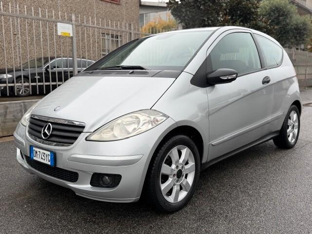 Mercedes-benz A 150 Coupé Elegance adatta a neopatentati