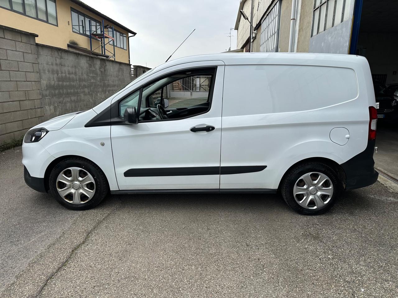 FORD TRANSIT COURIER