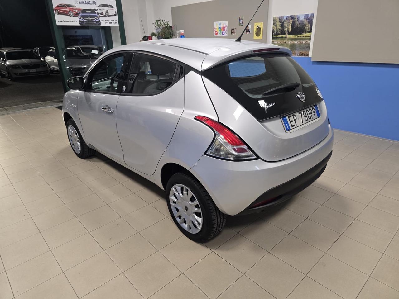 Lancia Ypsilon 0.9 TwinAir 85 CV 5 porte Metano Ecochic Gold