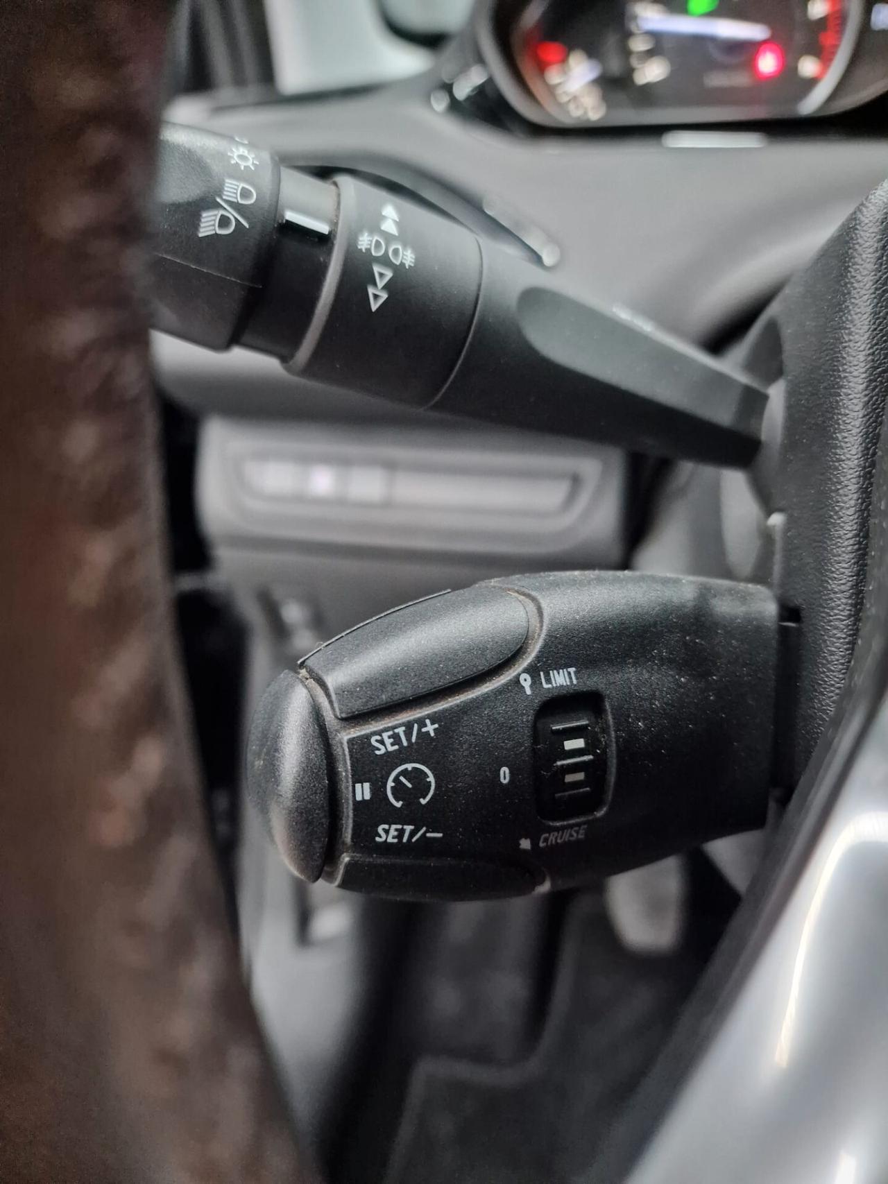 Peugeot 208 1.5 BlueHDi 75 5 porte Active