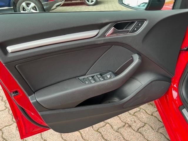 Audi A3 Sportback 35 tdi 150cv S-tr. S-line, 19", Cockpit