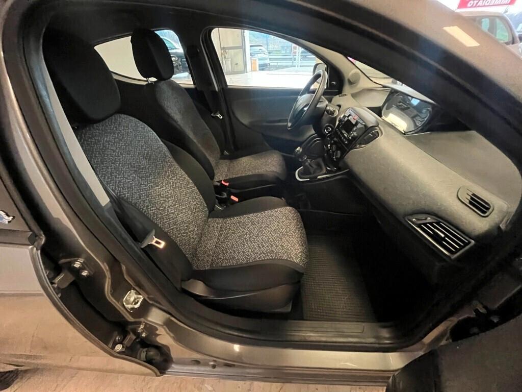 Lancia Ypsilon 1.2 69cv 5p Gpl Ecochic Adatta a Neopatentati