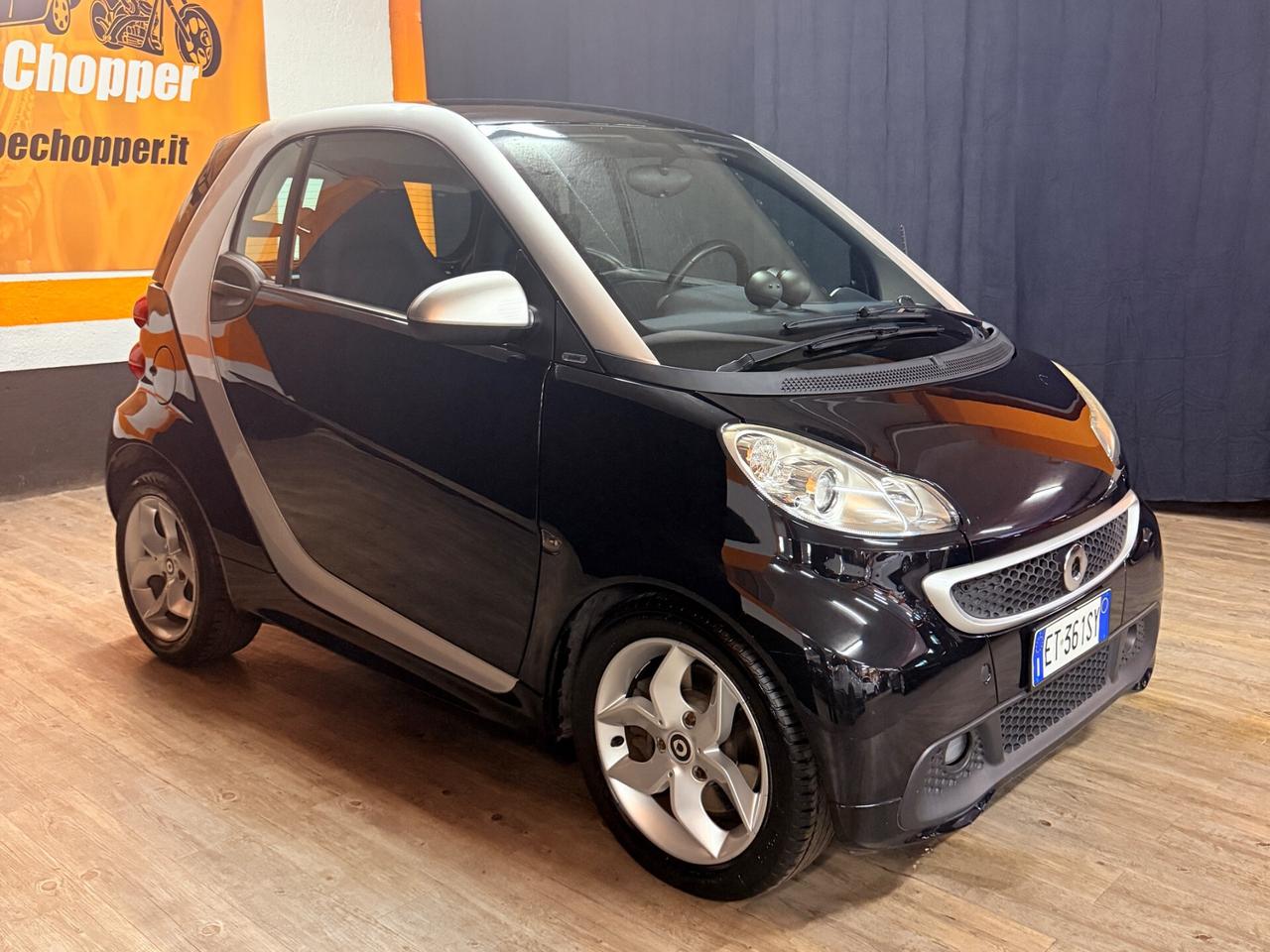 MAGNIFICA SMART FORTWO COUPE CON SOLI 50.961 KM ADATTA A NEOPATENTATI