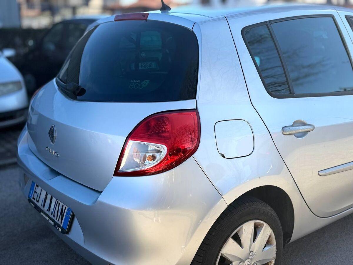 Renault Clio 1.2 16v Live! 5p