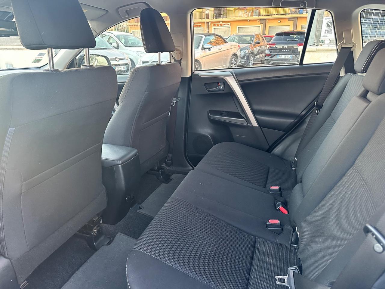 Toyota RAV 4 RAV4 2.0 D-4D 2WD Active