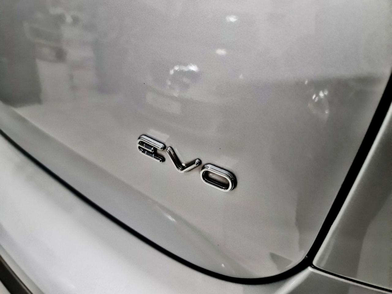 Fiat Punto Evo 1.6 Mjt DPF*Navigat.*Pelle*Cruise*PDC