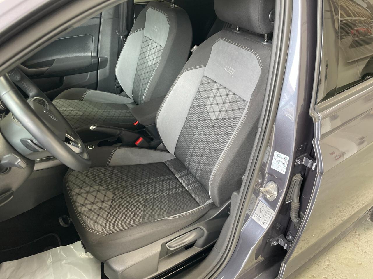 Volkswagen Polo 1.0 TSI 95CV DSG R-Line