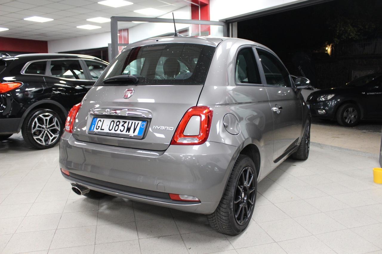 Fiat 500 1.0 Hybrid Red