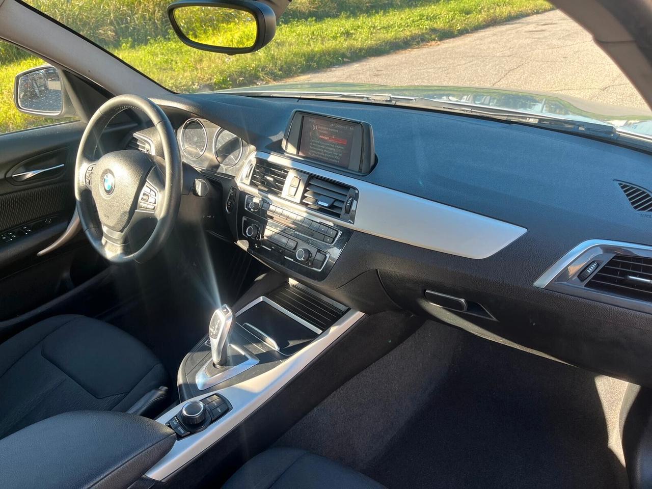 Bmw 118 118d 5p. Urban