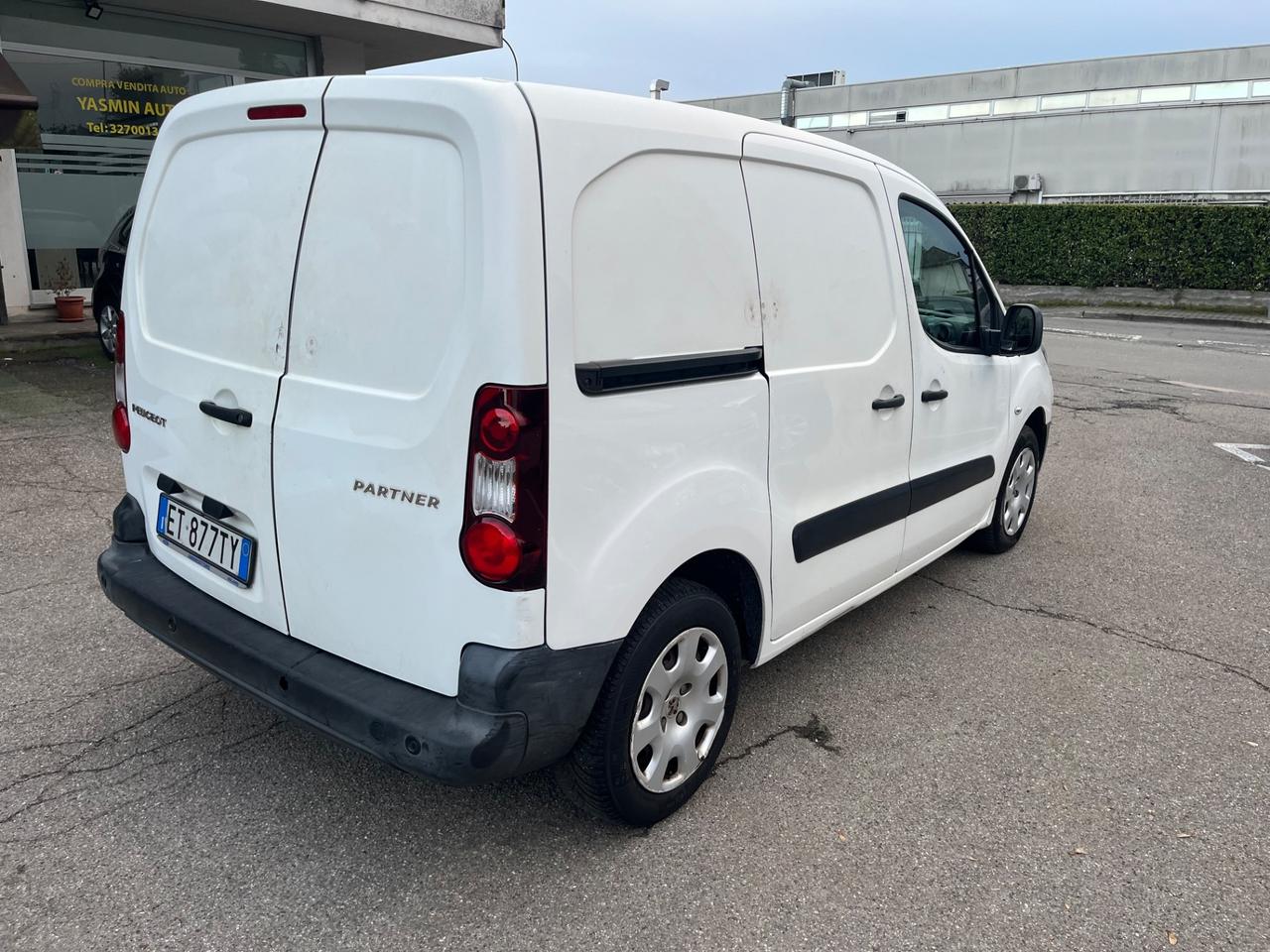 Peugeot Partner Autocarro/la portata:616KG/Euro5B con FAP/3Posti e 4Porte/