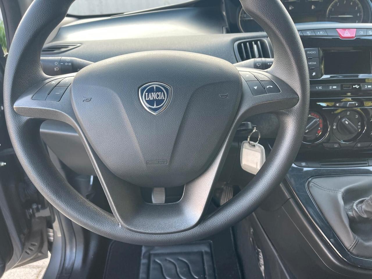 Lancia Ypsilon 1.0 FireFly 5 porte S&S Hybrid Ecochic A. Ferretti