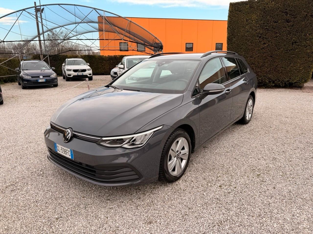 Volkswagen Golf Variant 2.0 TDI 116 CV DSG Life (display digitale - fari Led pacchetto luci)