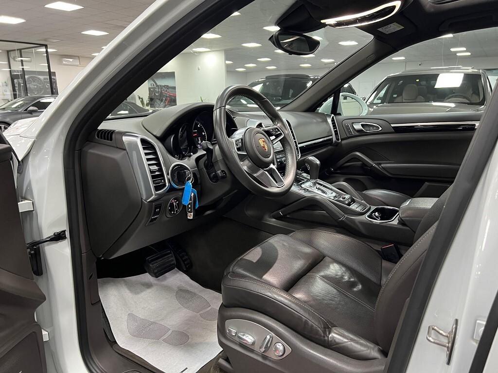 Porsche Cayenne 3.0 tiptronic