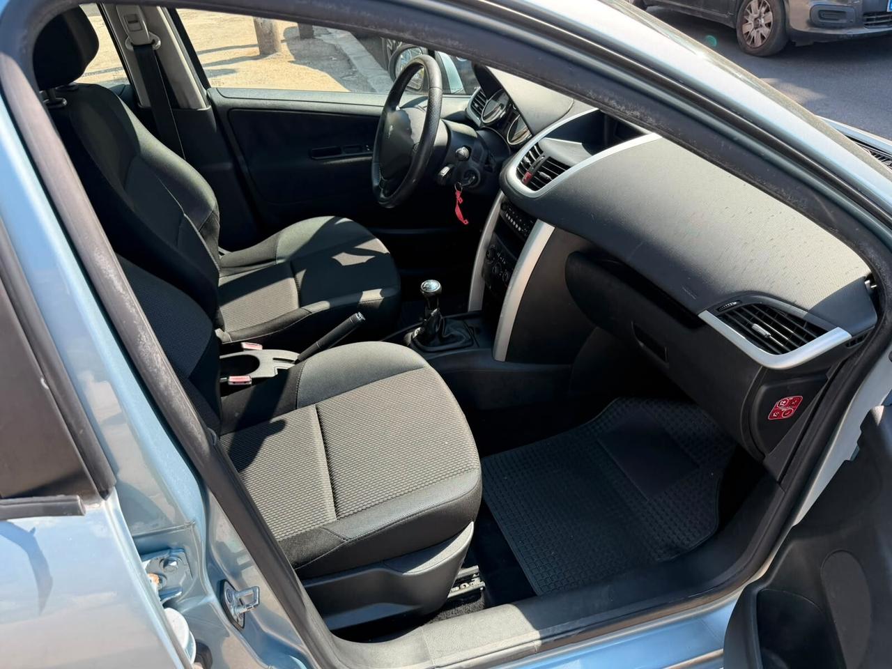 Peugeot 207 1.4 HDi 70CV 5p. Active