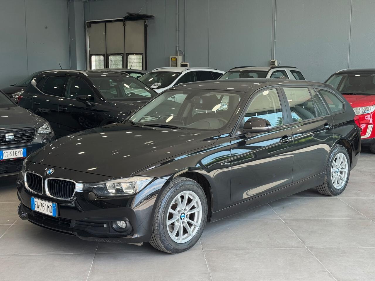 Bmw 318 318d xDrive Touring Luxury