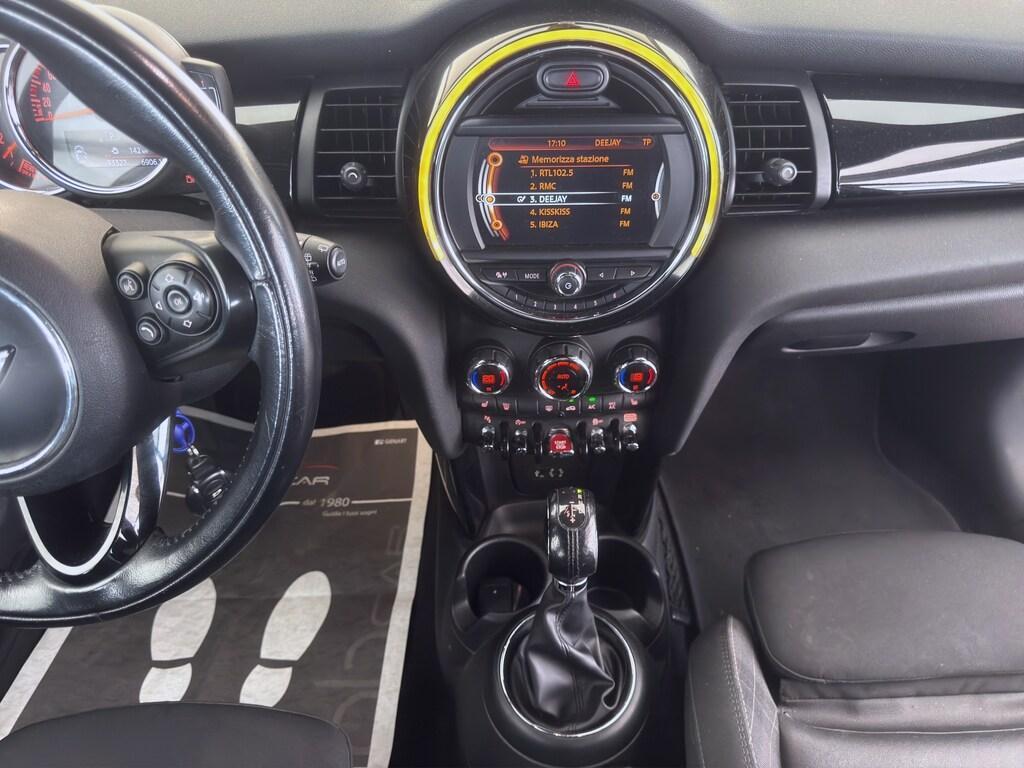 Mini Cooper D 1.5 D Cooper D Boost Auto