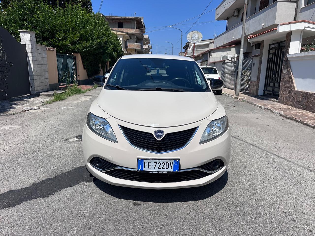 Lancia Ypsilon 1.3 MJT 95 CV Euro 6 Gold –MY2016