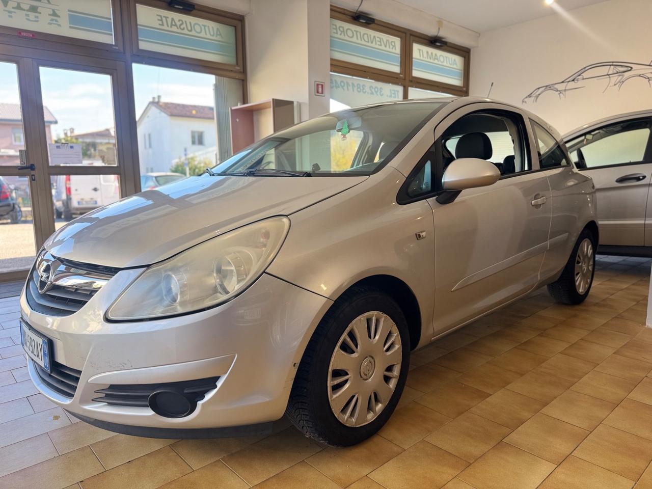 Opel Corsa 1.2 3 porte Club