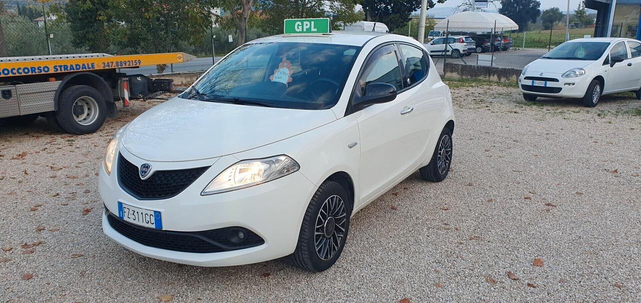 Lancia Ypsilon 1.2 69 CV 5 porte GPL Ecochic Gold